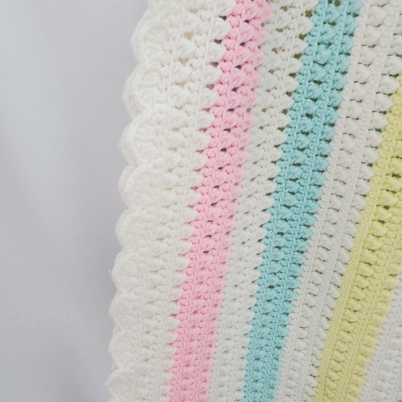 Vintage crocheted striped pastel baby blanket - Picture 2 of 6